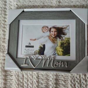 Malden Int'l Designs I Heart Mom Distressed Exp Picture Frame Grey Wood 4x6